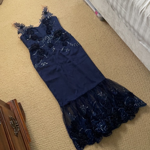 Marchesa Notte Navy MIDI dress *flaws* - Picture 4 of 14